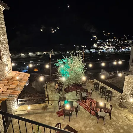 Stone Hotel *
