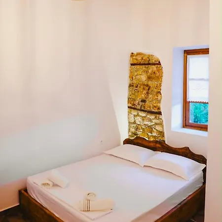 Stone Hotel *